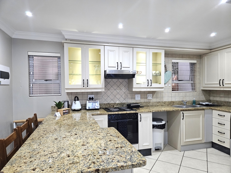 2 Bedroom Property for Sale in Wavecrest Eastern Cape